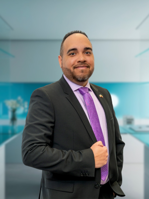 LUIS SARMIENTO photo